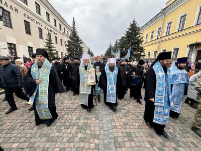 Рязанский митрополит Марк возглавил крестный ход в Казани