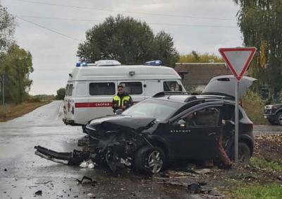 Под Михайловом жёстко столкнулись Chevrolet Cruze и Renault Sandero