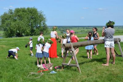 Рязанцев приглашают отметить «Троицу в Константиново»
