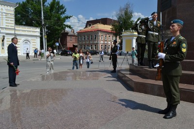 Олег Ковалёв возложил цветы к памятнику Олегу Рязанскому