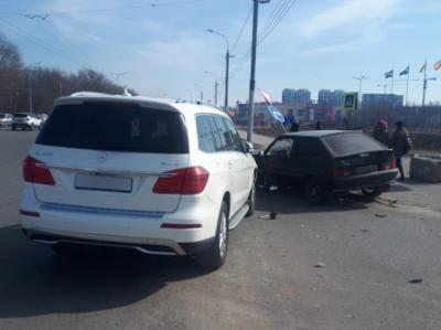 В серьёзном ДТП на Московском шоссе пострадали двое взрослых и два малыша