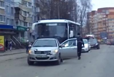 Конфликт водителей в Канищево сняли на видео