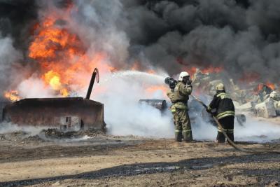 Появились фото с места крупного пожара на Ряжском шоссе