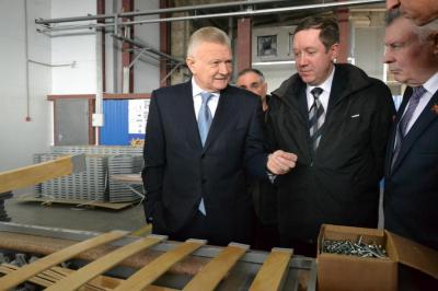 Олег Ковалёв посетил спасскую мебельную фабрику «Риваль»
