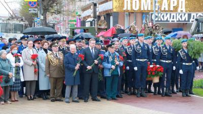 К памятникам Великой Отечественной войны в Рязани возложили цветы
