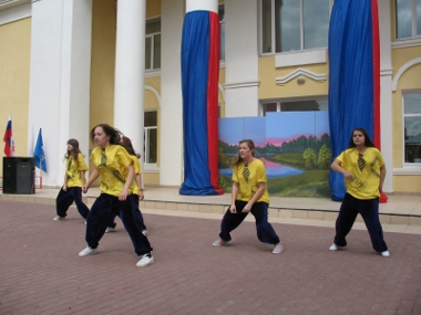 Студенты Рязанского госуниверситета устроили праздничный концерт для жителей Спас-Клепиков