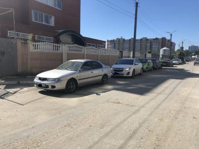 На улице Быстрецкой в Рязани неизвестные повредили три автомобиля
