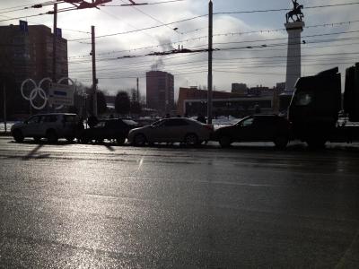 На Московском шоссе в Рязани столкнулись пять автомобилей