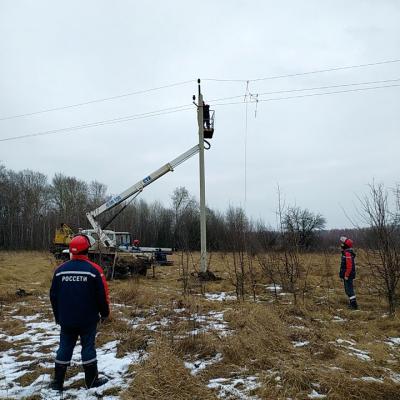 Рязанские энергетики восстановили энергоснабжение 90% потребителей, оставшихся без света из-за разгула стихии