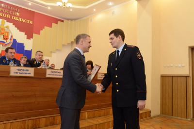 Аркадий Фомин наградил сотрудников регионального УМВД