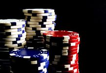 Сотню покерных фишек и семь колод карт изъяли при закрытии рязанских игорных клубов