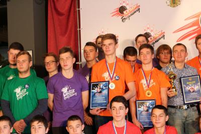 Рязанские школьники впервые сразились в боулинг на Кубок главы администрации