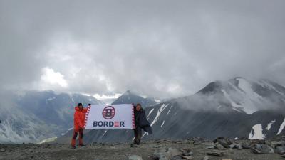 Флаг рязанской компании BORDER подняли на высоту 3100 метров
