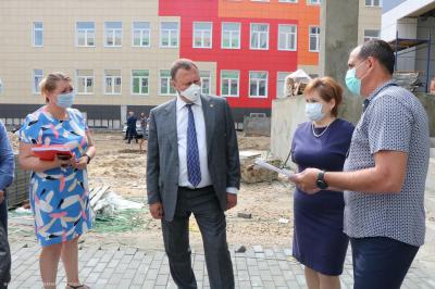 Новую школу в Горроще пообещали сдать в срок